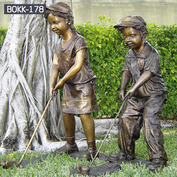 Two children is playing golf in the lawn bronze garden sculptures
