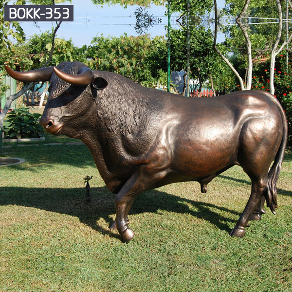 Big bronze lawn ornaments statues of bull for sale
