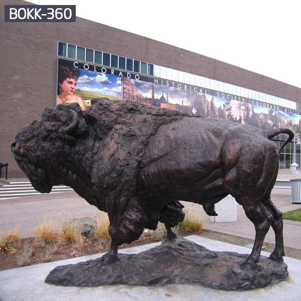 Outdoor market center decor bronze metal art statues of bull price