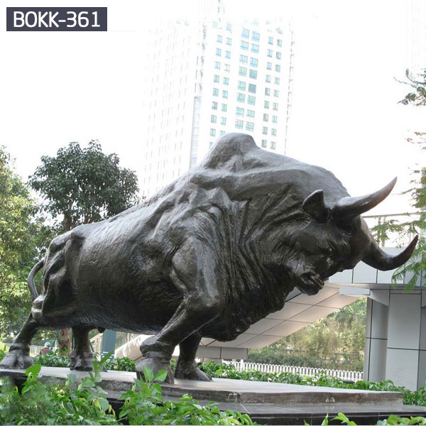 Outdoor raging bull metal bronze sculpture for street decor