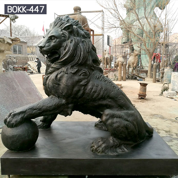 Custom large bronze lion and ball garden statues to buy