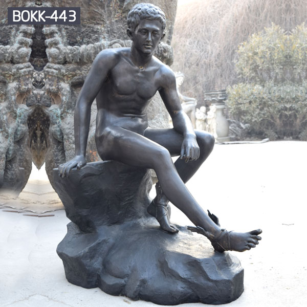 Outdoor garden decor nude sitting man statues for sale