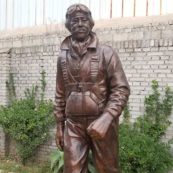 Madetuskegee Airmen Statue Monument Replica Life Size Statue Commission for Our American Friend for Sale